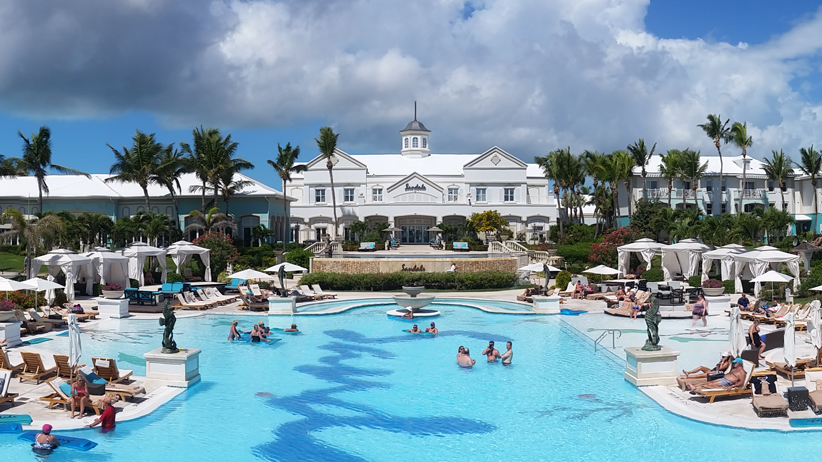 Bahamas - Vue panoramique de la piscine de l'hôtel