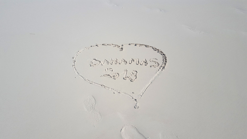 Bahamas - Cœur tracé sur la plage